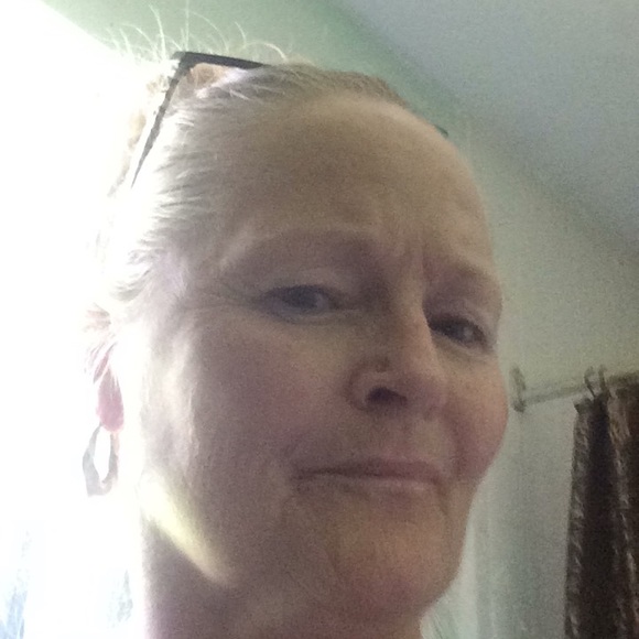 Meet your Posher, Charlotte - Picture 1 of 4